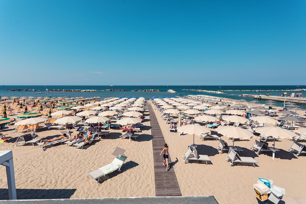 Waldorf Palace Hotel Cattolica Esterno foto
